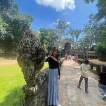 ណាលី