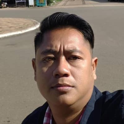 ស្វែងរកនារីដែលអាចទៅមុខជាមួយគ្នាបាន